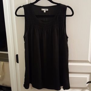 Sleeveless tunic
